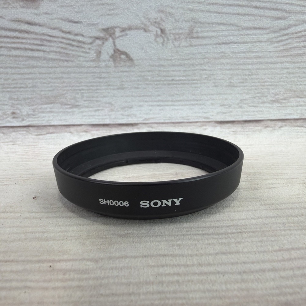 OEM Sony SH0006 Lens hood Shade for Sony 18-70mm f3.5-5.6 DT A DA lens